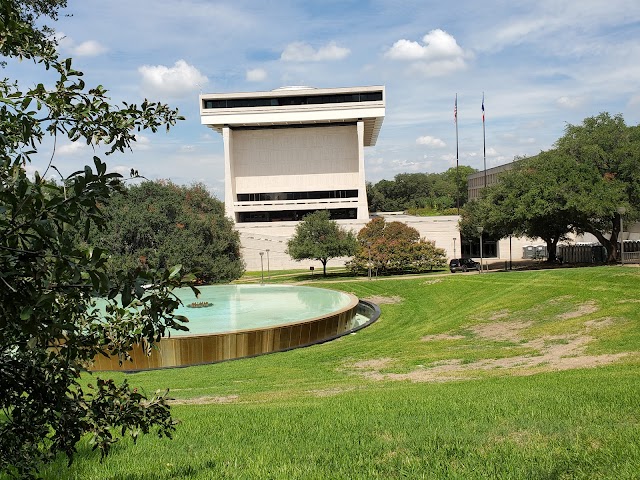 Photo of LBJ Presidential Library in University of Texas at Austin