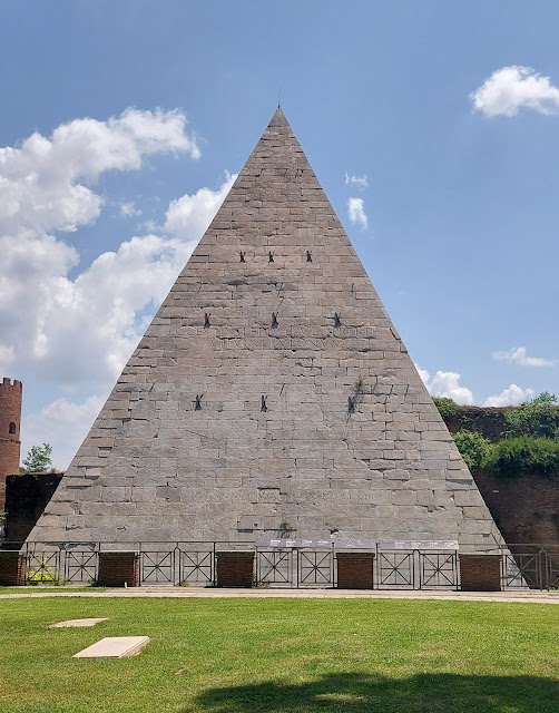 Photo of Pyramid of Caius Cestius