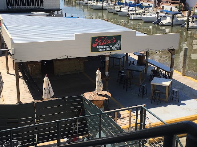 Photo of Felix's Restaurant & Oyster Bar in Lake Shore - Lake Vista