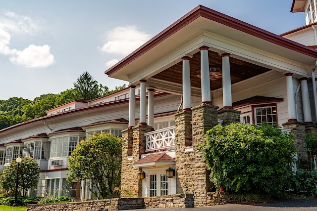 Photo of Historic Summit Inn Resort