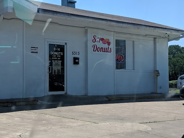 Photo of S H Donuts in Pecan Springs Springdale
