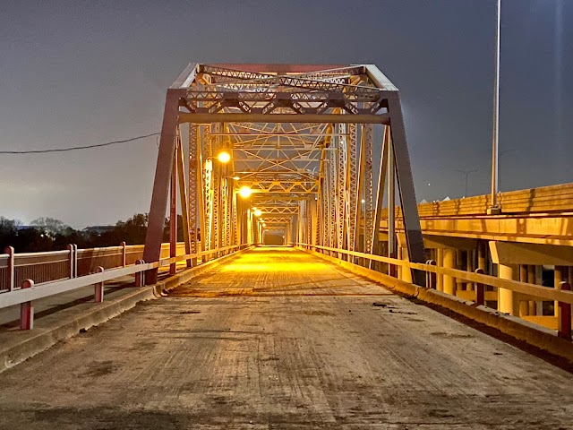 Photo of Montopolis bridge