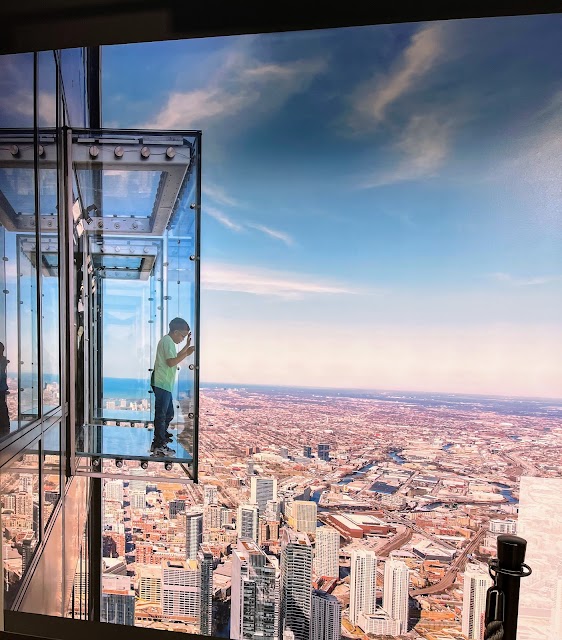 Photo of Willis Tower in Chicago Loop